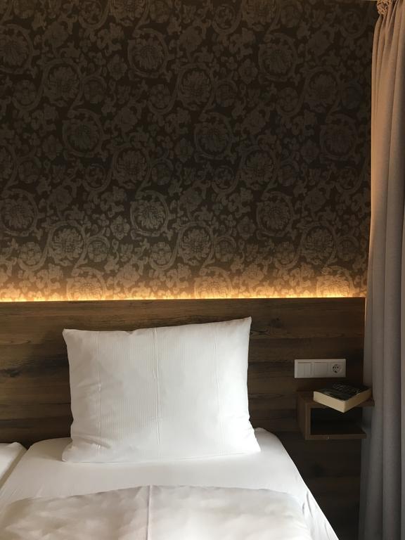 Landhaus Hotel Goeke เฮอเฟลฮอฟ ภายนอก รูปภาพ