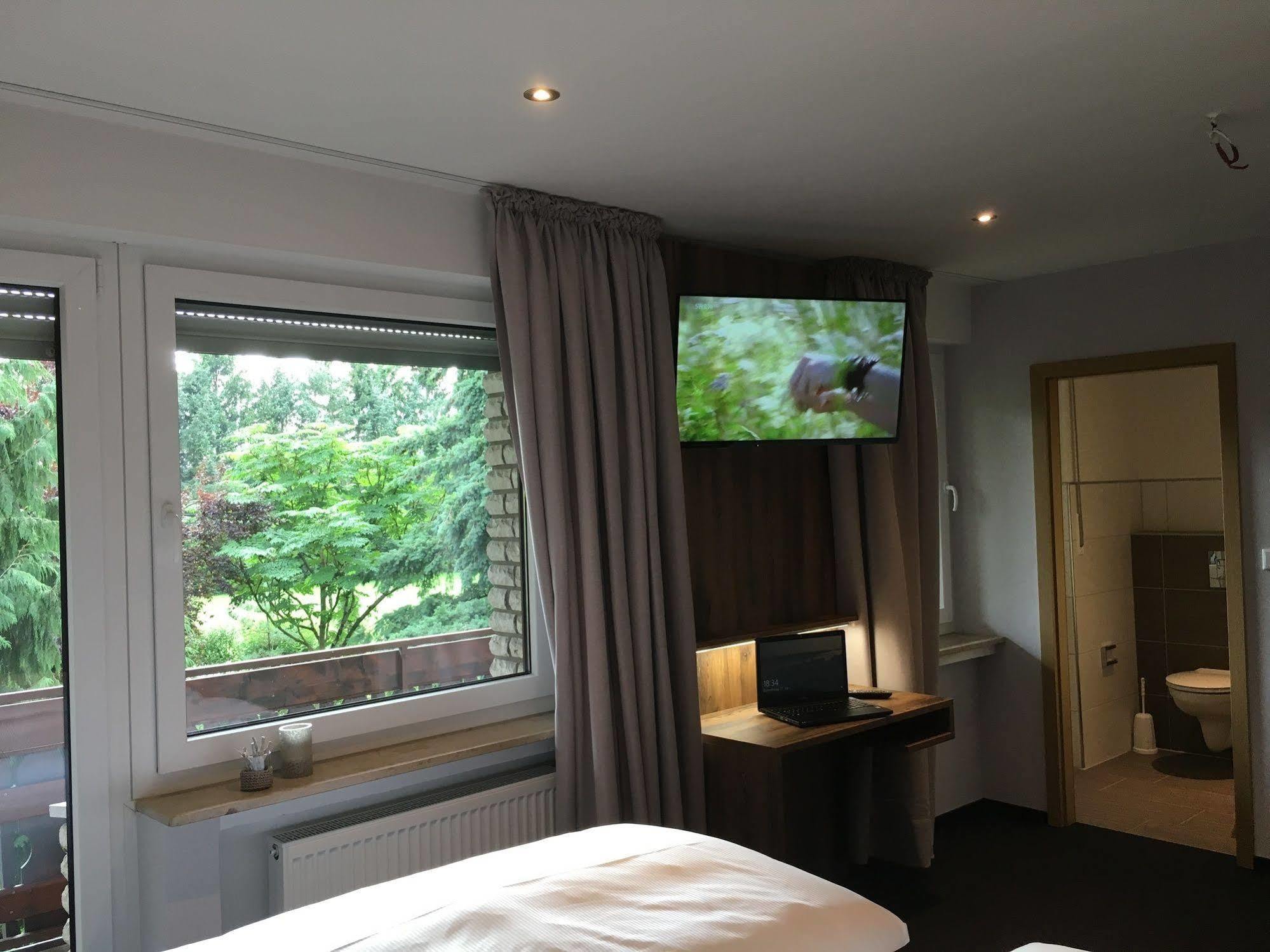 Landhaus Hotel Goeke เฮอเฟลฮอฟ ภายนอก รูปภาพ