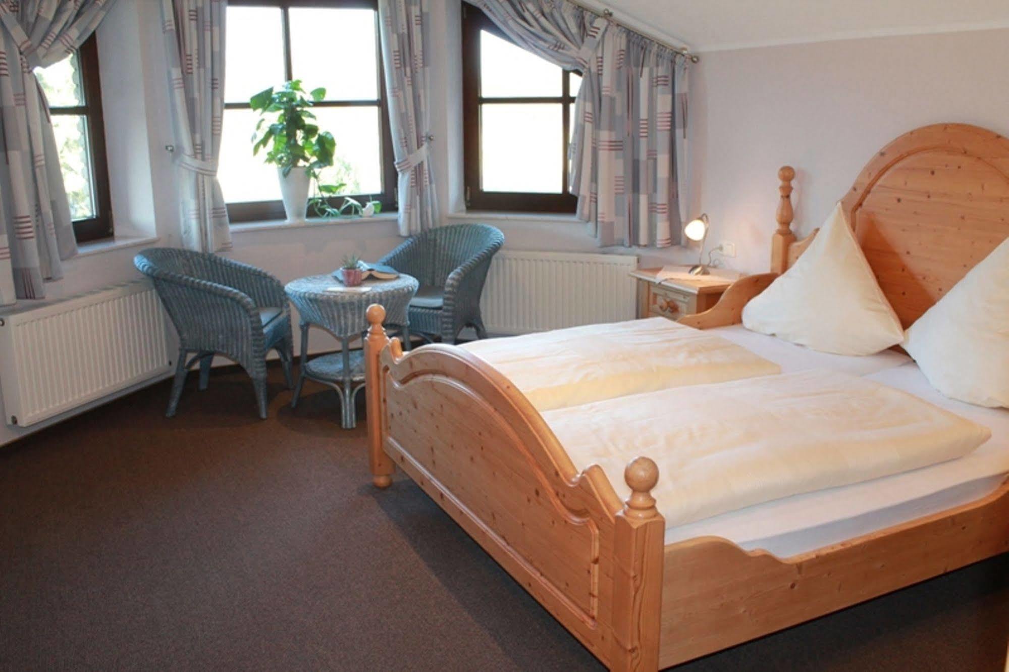 Landhaus Hotel Goeke เฮอเฟลฮอฟ ภายนอก รูปภาพ