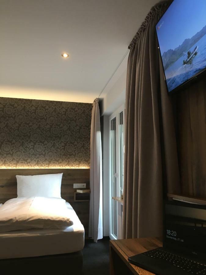 Landhaus Hotel Goeke เฮอเฟลฮอฟ ภายนอก รูปภาพ