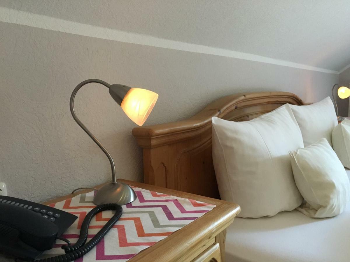Landhaus Hotel Goeke เฮอเฟลฮอฟ ภายนอก รูปภาพ