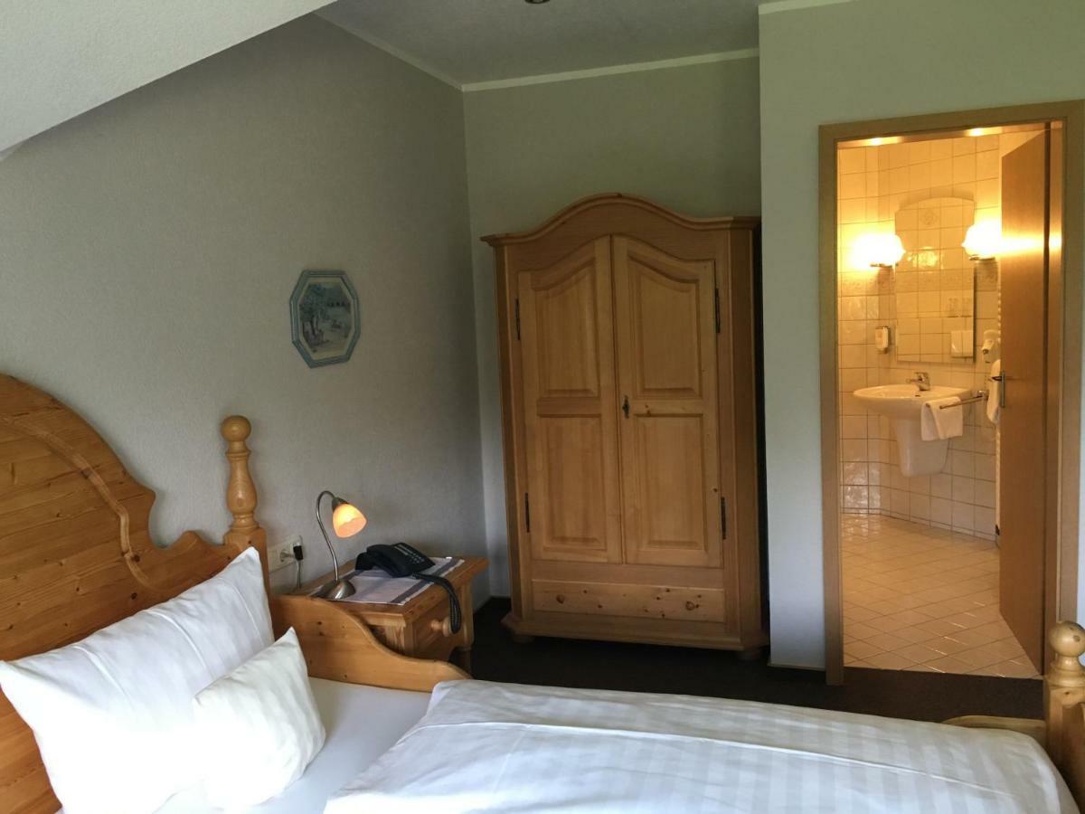 Landhaus Hotel Goeke เฮอเฟลฮอฟ ภายนอก รูปภาพ