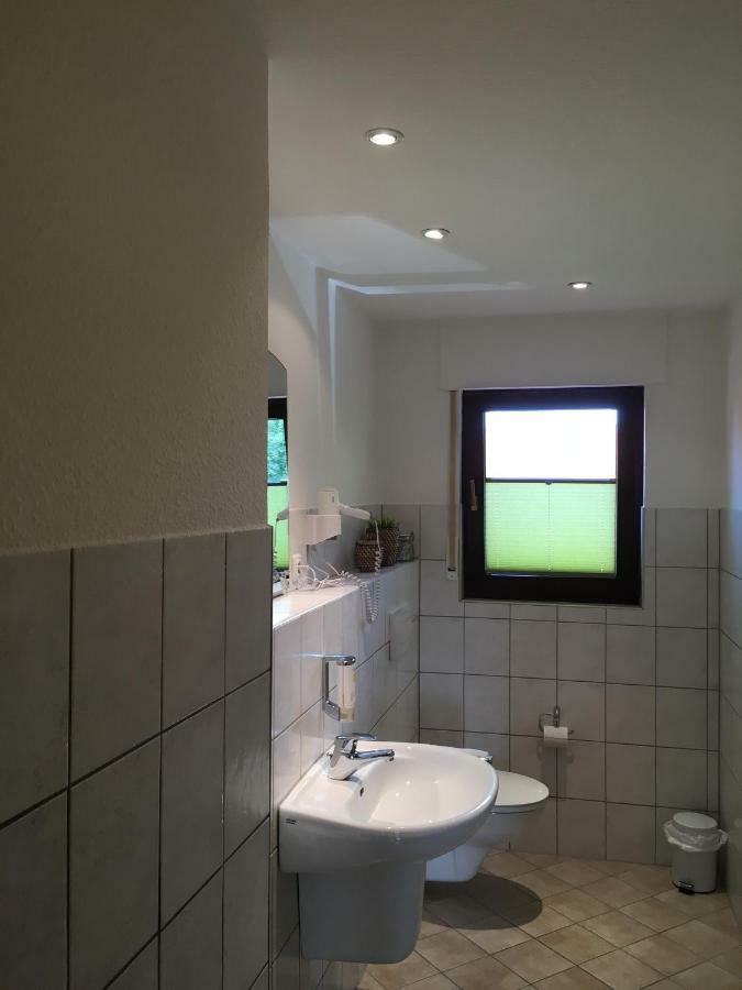 Landhaus Hotel Goeke เฮอเฟลฮอฟ ภายนอก รูปภาพ